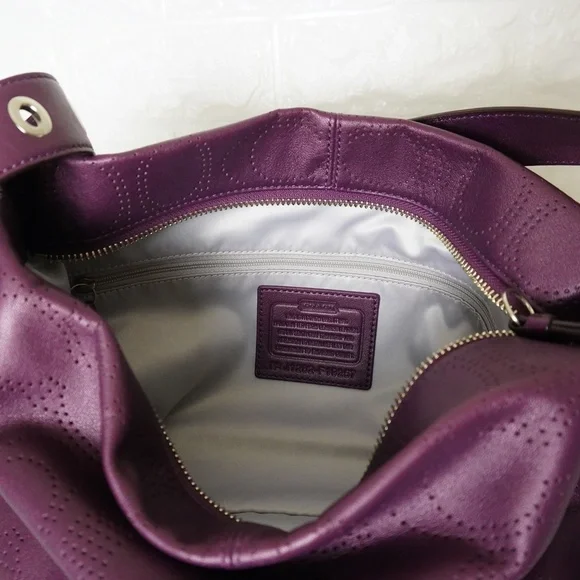 Coach Handbag beautiful!! - Picture 11 of 13